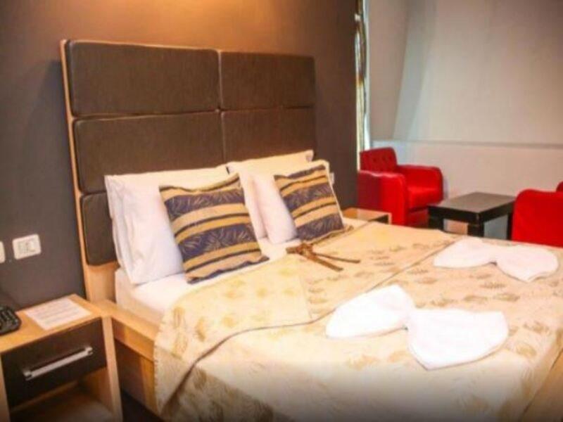 Hotel Vila Aeroport Rinas Luaran gambar