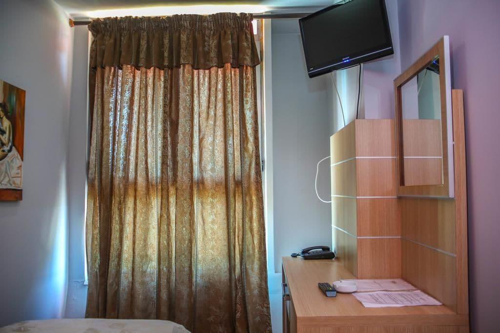 Hotel Vila Aeroport Rinas Luaran gambar