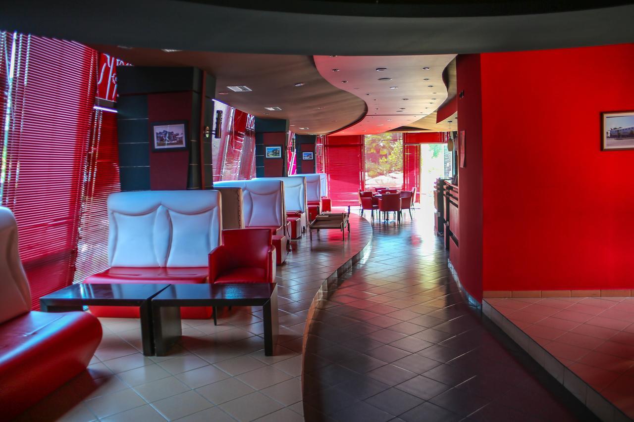 Hotel Vila Aeroport Rinas Luaran gambar