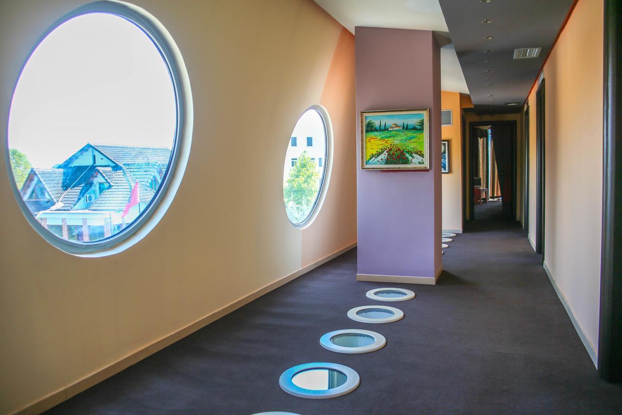 Hotel Vila Aeroport Rinas Luaran gambar