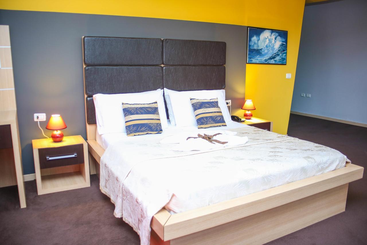 Hotel Vila Aeroport Rinas Luaran gambar