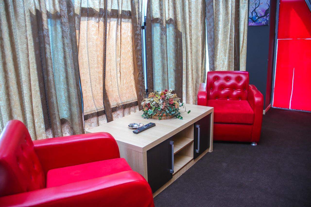 Hotel Vila Aeroport Rinas Luaran gambar