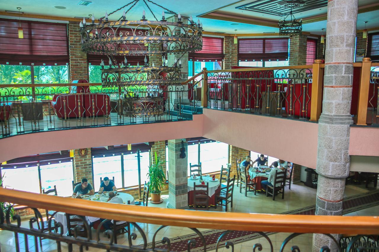 Hotel Vila Aeroport Rinas Luaran gambar