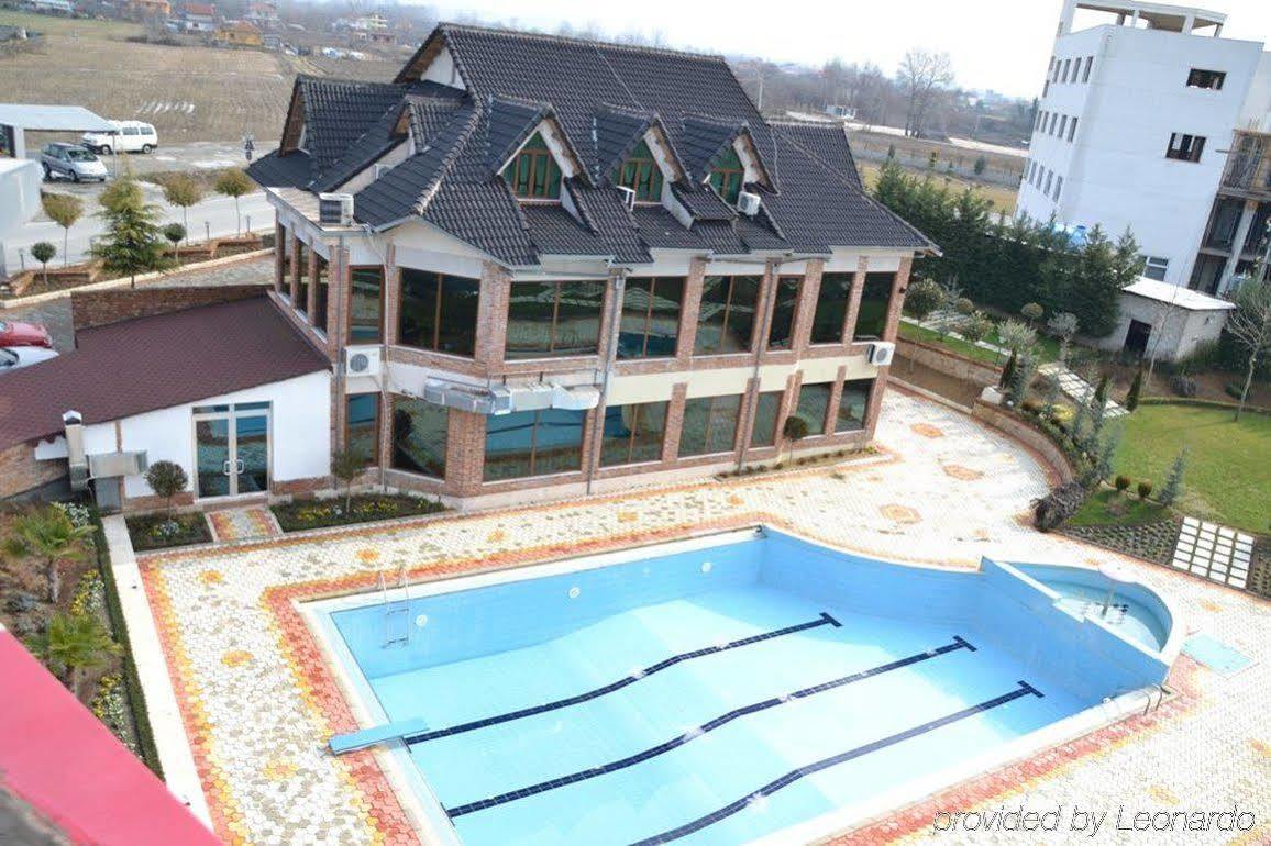 Hotel Vila Aeroport Rinas Luaran gambar
